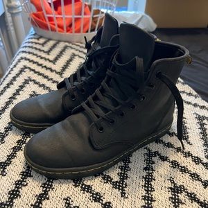 Doc Marten Sheridan womens boot US 6